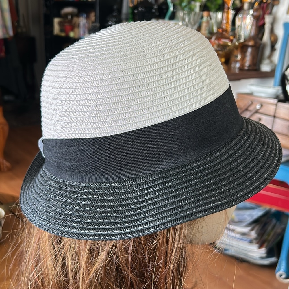 Vintage Black and White Straw Sun Hat - Picture 3 of 9
